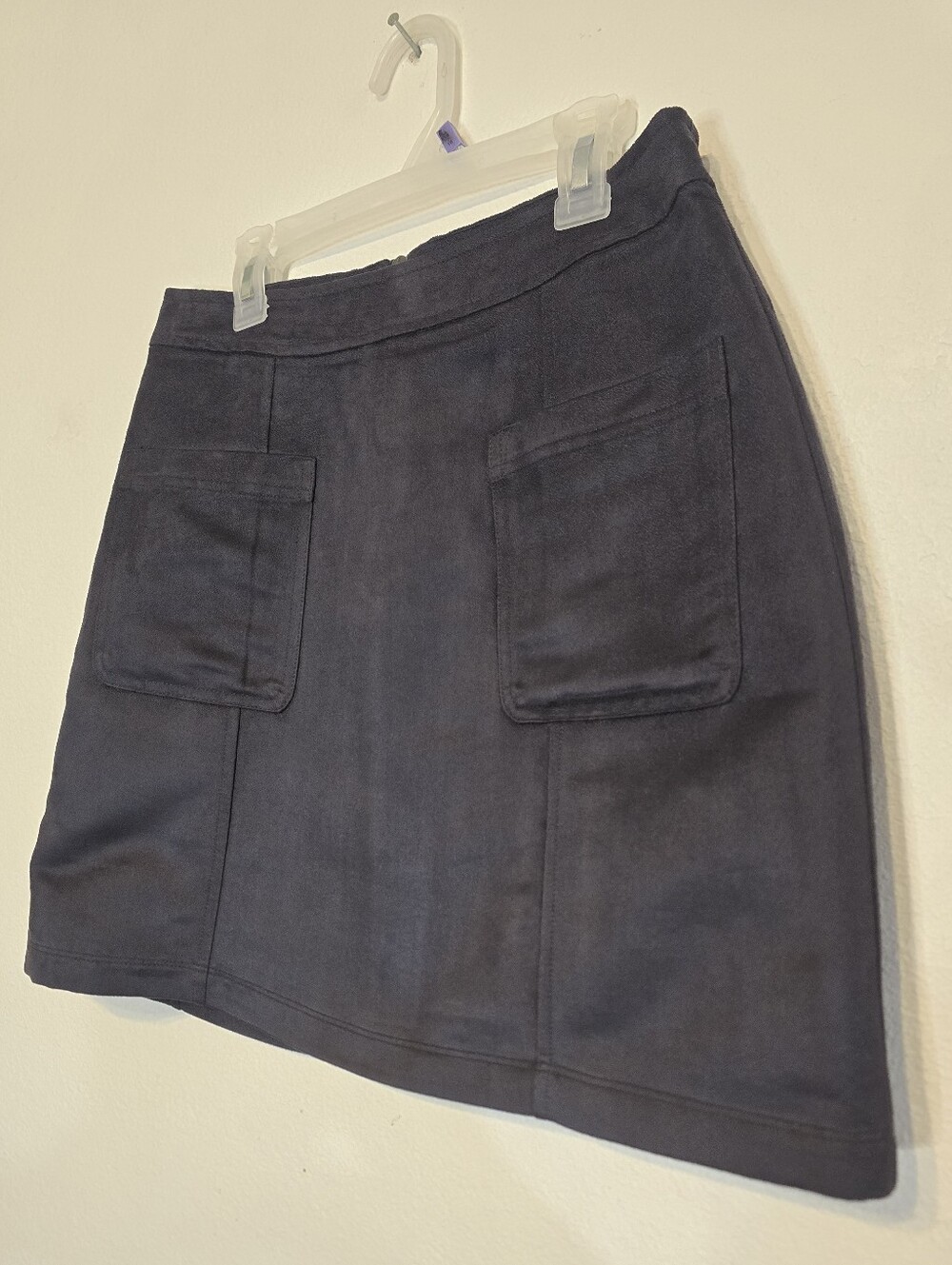 Old Navy Black Faux Suede A-Line Mini Skirt Front Patch Pockets Zip Back - Picture 4 of 7